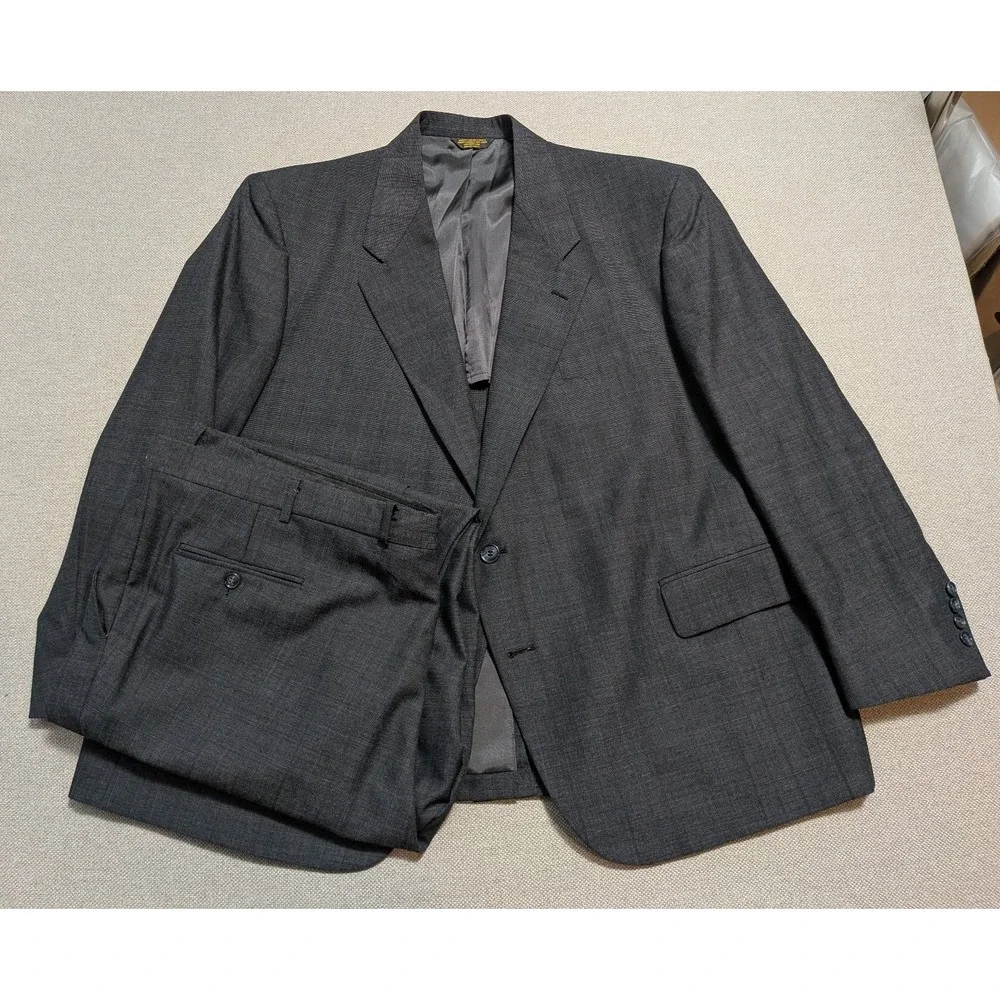 John Weitz Men's Gray 2 Piece Suit 46R Wool Check Union Made in USA Vintage